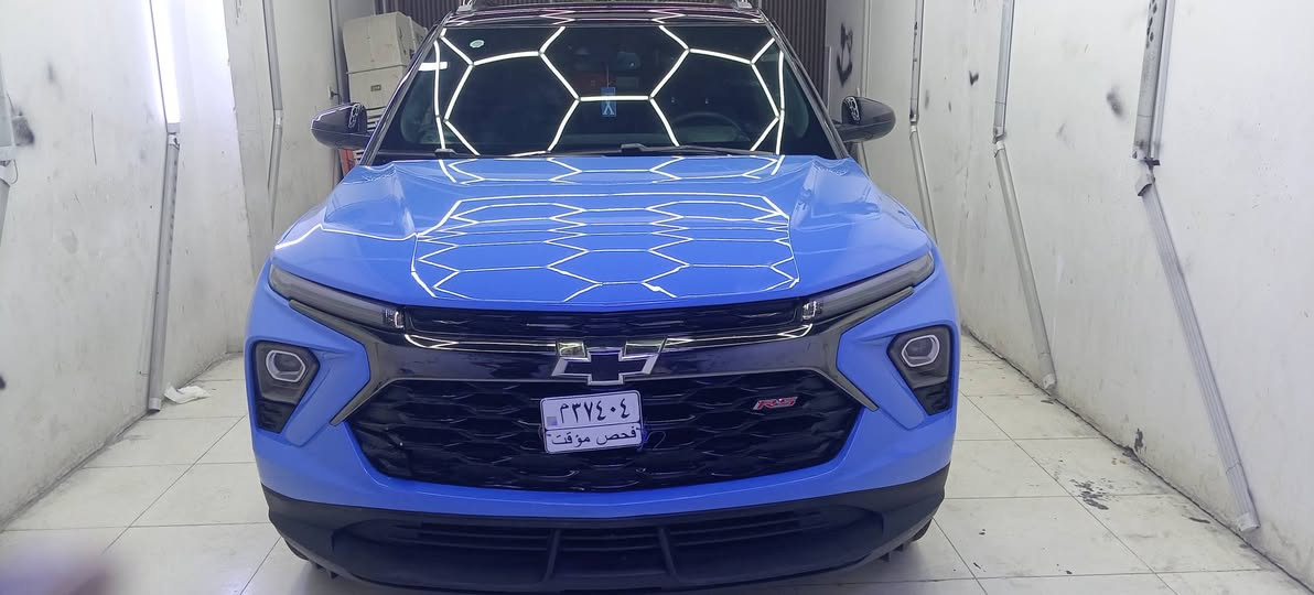 السيارة: شوفرليت تريل بلايزر.
الفئة: 2RS
الموديل : 2024
اللوحة:.منفيس.
السعر: اتصال ( مستعجل ع البيع ) 
١ الضرر: قبق جنطة وجاملغ خلفي
1.    حجم المحرك3 سلندر 1300 تيربو
2.    عداد المسافة 5   الف ميل.
3.    بصمة ابواب وتشغيل عن بعد.
4.   رادر امامي.
5.    تحديد مسار.
6.    تحكم ستيرن جهتين
7.    شاشة كبيرة مع كامرة خلفية
8.    سستم صوت.
9.    كرسي السايق كهرباء.
10.     مقاعد جلد.
11.     تدفئة الكراسي الامامية.
12.    رادر جانبي مانع اجتياز.
13.     حساس خلفي.
14.     كامرة خلفي دوارة.
15. بانوراما
16.ويل رياضي حجم 19
17.هيتر ستيرن
18.فور ويل دفع رباعي
*وباقي الموصفات المعروفة فئهRS2
***********
