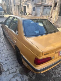 بيجو مديل 2015 بدون ضربه ولا صبغ المحرك مفتر بي يطق السياره شغاله وباس...