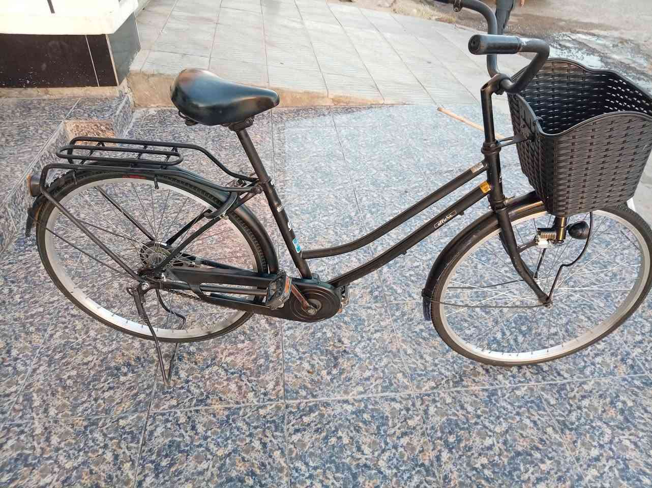 مجموعة اغراض للبيع
تخم نضيف 18 سعرة 200 وبي مجال 
مبردة نضيفة سعرهة 70 وبيهة شوية
 مجال 
سرير جديد سعرة 110 وبي مجال 
سيارة شحن سعرهة 40 موسيقة واغاني بيهة 
هزاز طفل علة شكل لعبة سعرة 15
بايسكل حجم 26 نضيف سعرة 75
العنوان الرمادي التاميم الدواجن للاستفسار اكثر الاتصال علة الرقم ***********
سرير
