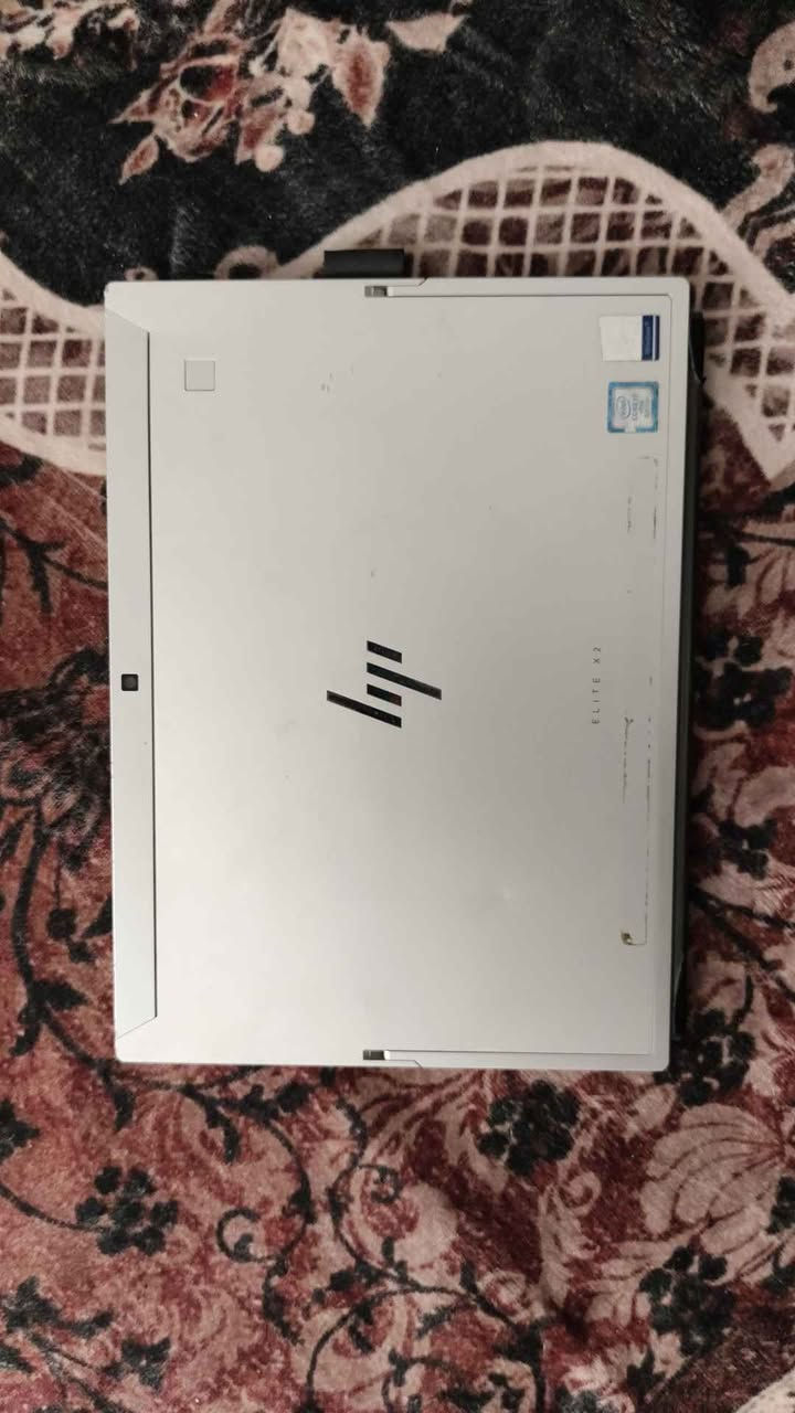 المعالج (Processor): Intel Core i7-8650U (الجيل الثامن - قوي وسريع في المعالجة).

​الذاكرة العشوائية (RAM): 8 جيجابايت (8GB RAM).

​الهارد (Storage): 256 جيجابايت SSD (سريع جداً في الإقلاع وفتح البرامج).

​كرت الشاشة: Intel UHD Graphics 620.

​نظام التشغيل: ويندوز 11 برو الأصلي (Windows 11 Pro 64-bit).
وزن الابتوب خفيف جدا

العنوان بغداد الدورة 
*********** بغداد, العراق
