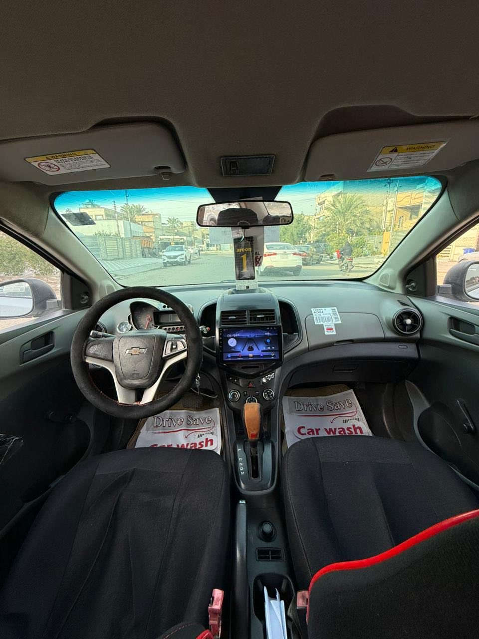 السلام عليكم شوفر ليت افيو سونك موديل 2012 خليجي شركه العامه بسمي تحويل ثاني يوم رقم جديد وسنويا جديد الهده 2027محوره تحويرتها وذاينها بلاديه  كورله ١٨٠٠ تحويرتها كلش حلوه كير اوتماتيك سياره كلش حلوه وجديد بيها قطعتين صبغ فقط خشم البنيد والجملغ بدون دواخل مواصفاتها كأمر دواره ويل كب رياضي شاشه جبيره سبايدر رياضي كهربايات كلها شغاله السياره احلى من الصور السعر (65)وبيها مجال التصال (***********)
