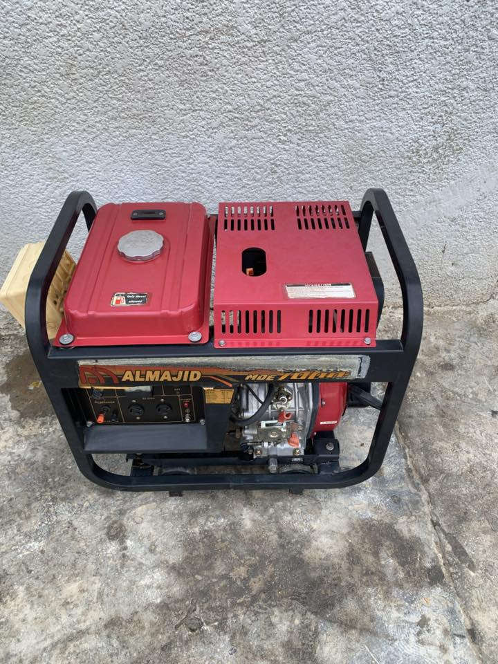 مولده كاز .7 كيفي 28 امبير .. جديده لوك . مامستخدمه مره وحده فقط   .تشغيل واطفاء .سويج وحبل  ...جديده بعدها على وضع الشركه باتري .. ملف نحاس ١٠٠% . اقتصاديه جدآ بصرف الكاز ...السعر .700 
مكاني بغداد .بوب شام ..🏘 للاتصال ***********
