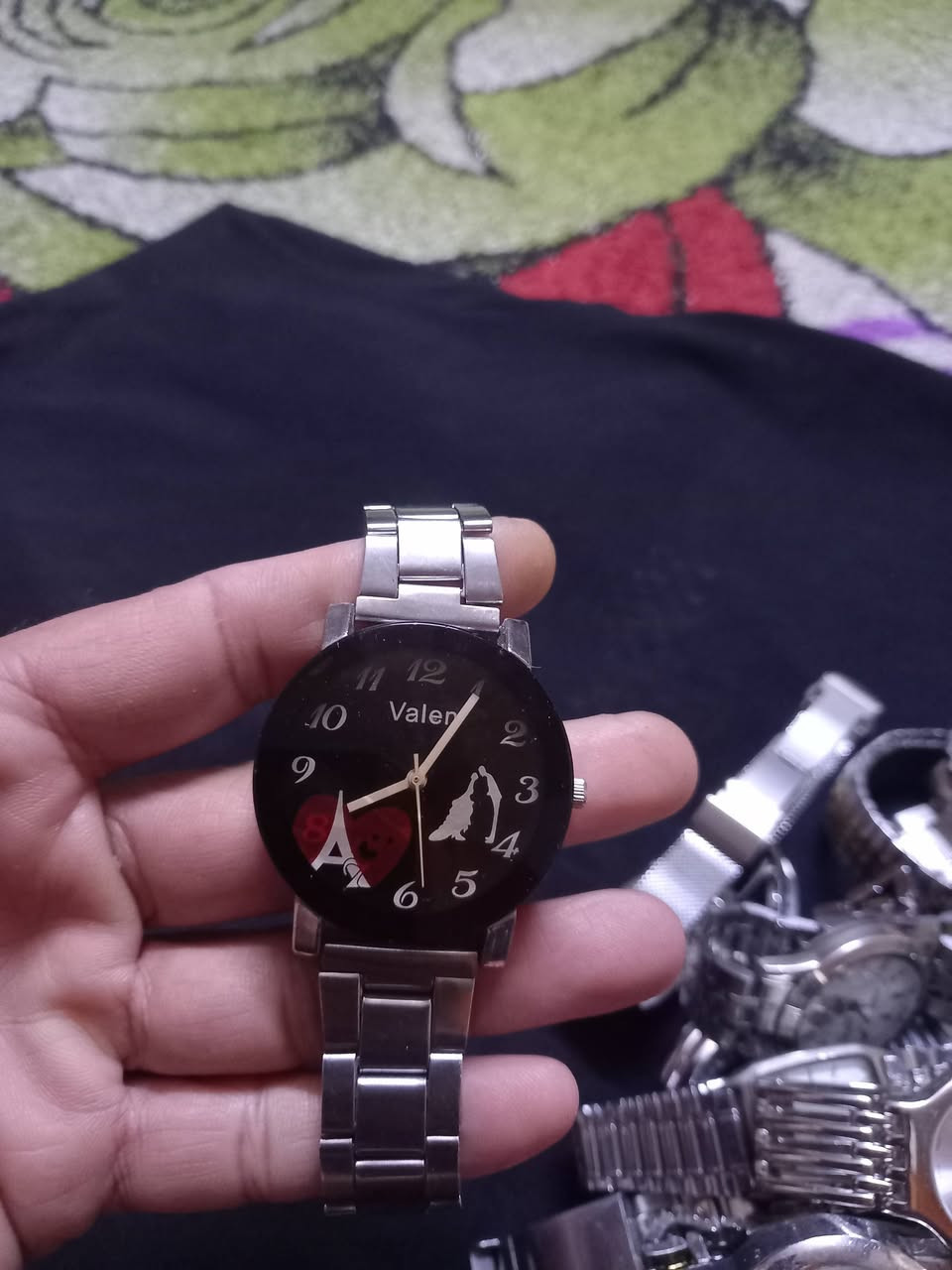 مجموعت ساعات للبيع شلعه وحده المهتم يتصل مكاني بغداد ***********
