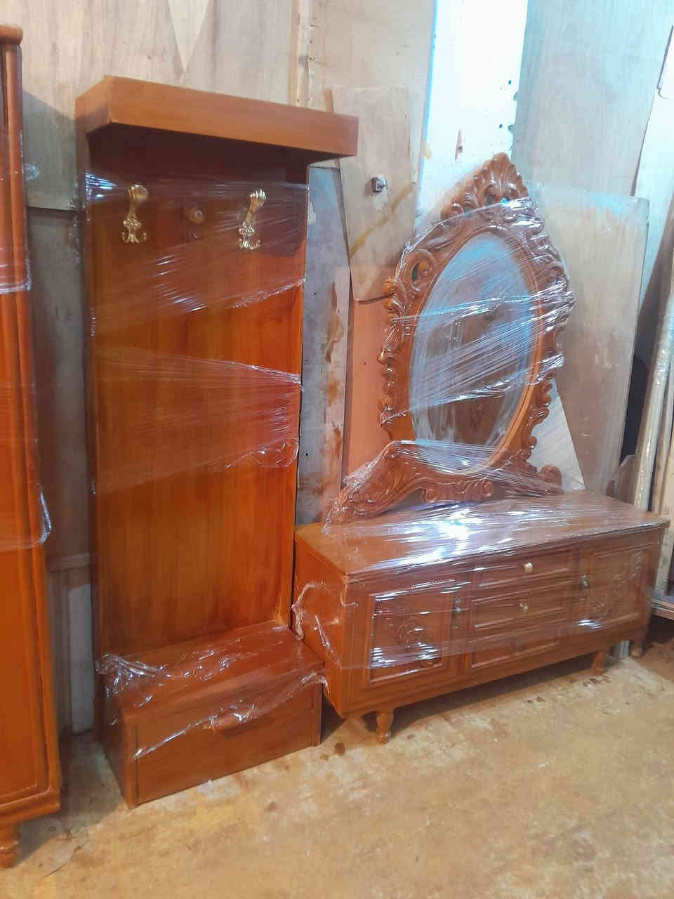 غرفه ام خمسه نجاره اخت الجديده البيع السعر اربعميه وبيه مجال شي بصيط الحله ابو غرق وتساب او تصال ***********
