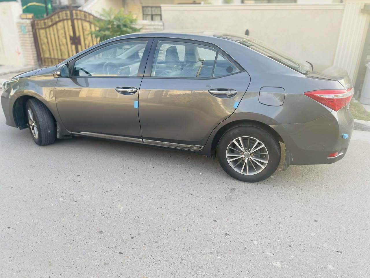 السلام عليكم
كورلا خليجي موديل 2014 لون رصاصي 
رقم بغداد الجديد 
محرك 1600 
ماشية 156 km
بدون صبغ بدون تبديل فقط مكانات بارد اثر طخات بسيطة كير محرك نضيف جدا 
تبريد ثلج
اشاير مري وتحكم ستيرن ويل كب ارضية مغلفة جلد داخل لونين تختم تاير جديد باتري جديد وادامة كاملة 
المكان بغداد 
ممتواجد ع الفيس 
السعر 137 
للاستفسار الهاتف ***********
