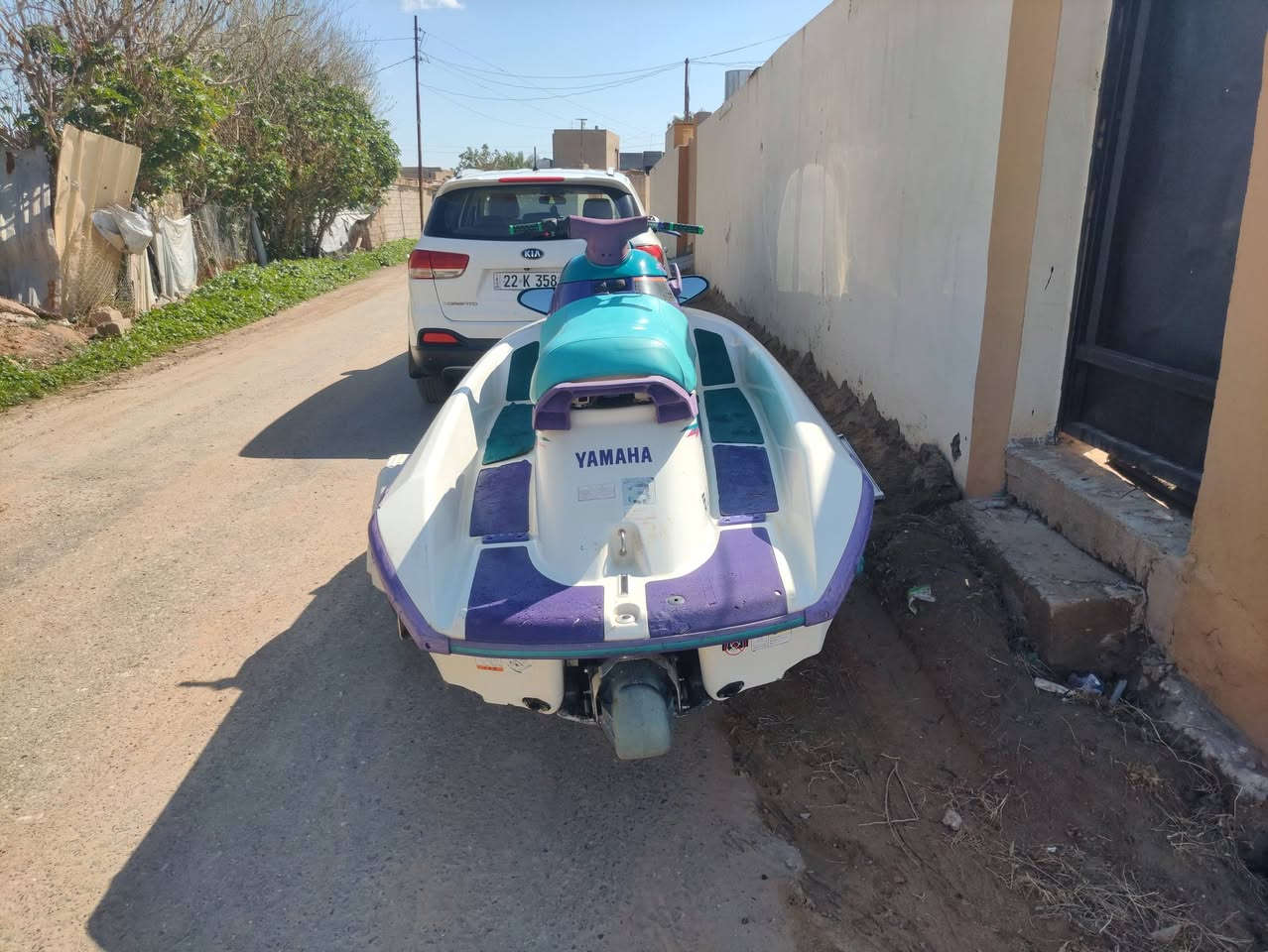 جت سكي ياماها ويف ڤينچر (wave Venture) الجت نضيف جداً مكفول من الضربة حتى شخط مابيه محرك ترايبل (Triple) 1100 موديل 2000، الجت مكفول كفاله عامة. والسعر 25 $ ورقة وبية مجال بسيط. 
المكان محافظة صلاح الدين 
***********
