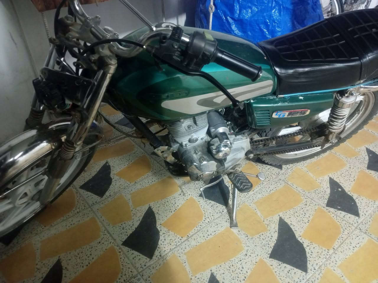 سلام عليكم دارجه للبيع موديل 19لايت شغال نگره سلف ويل كروم شوي بي صرف مال شغل السعر 275بي مجال الشراي يجي خاص.


**إذا كنت صاحب هذا الإعلان وتريد حذفه لأي سبب، رجاءا أرسل رسالة إلى الدعم الفني**