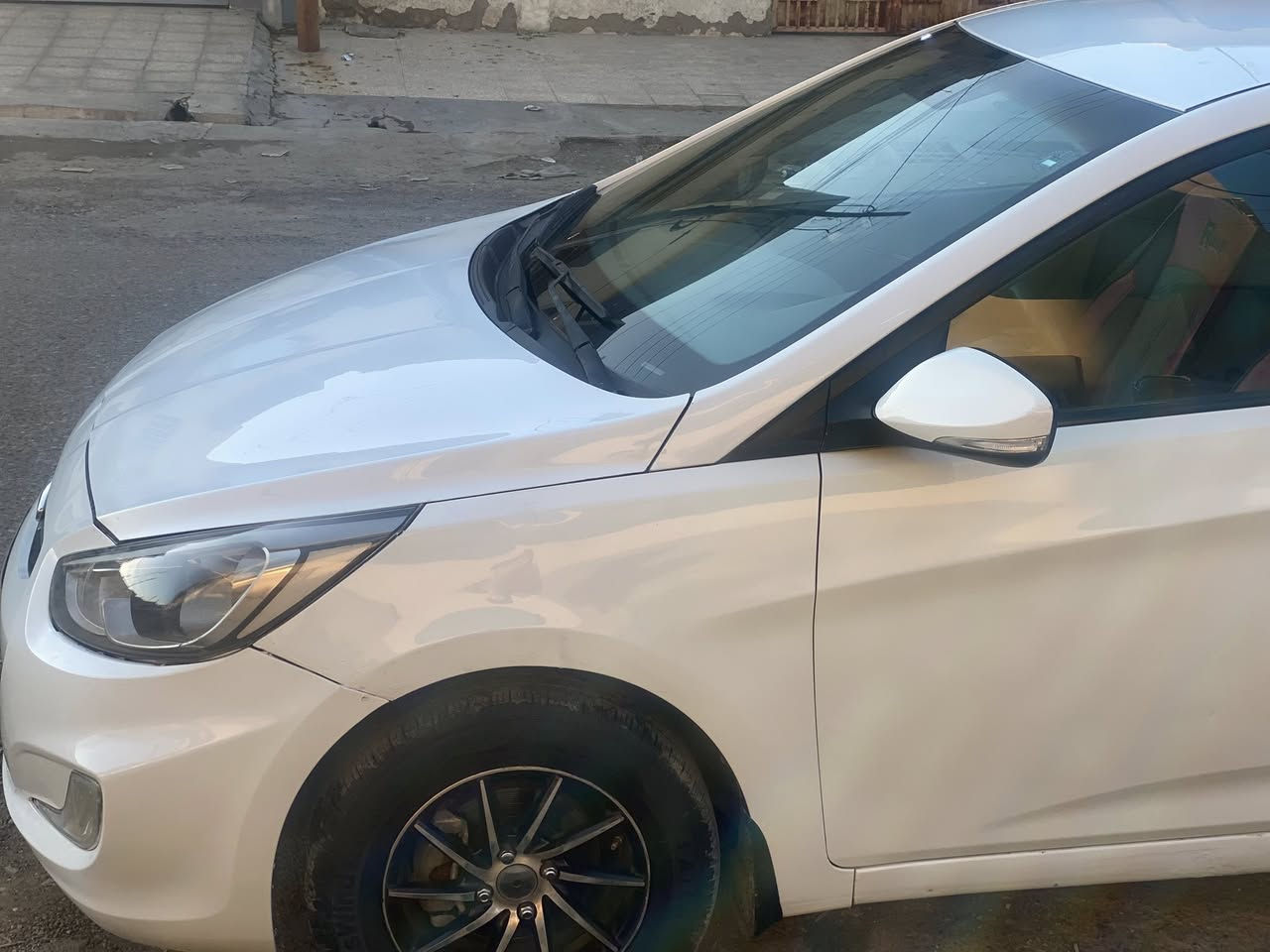 السلام عليكم
اكسنت مضلع موديل ١٧ 

الضرر ٤ قطع ابيع حزام 

مابيها دواخل

ابيع قسط فقط 
***********
***********
