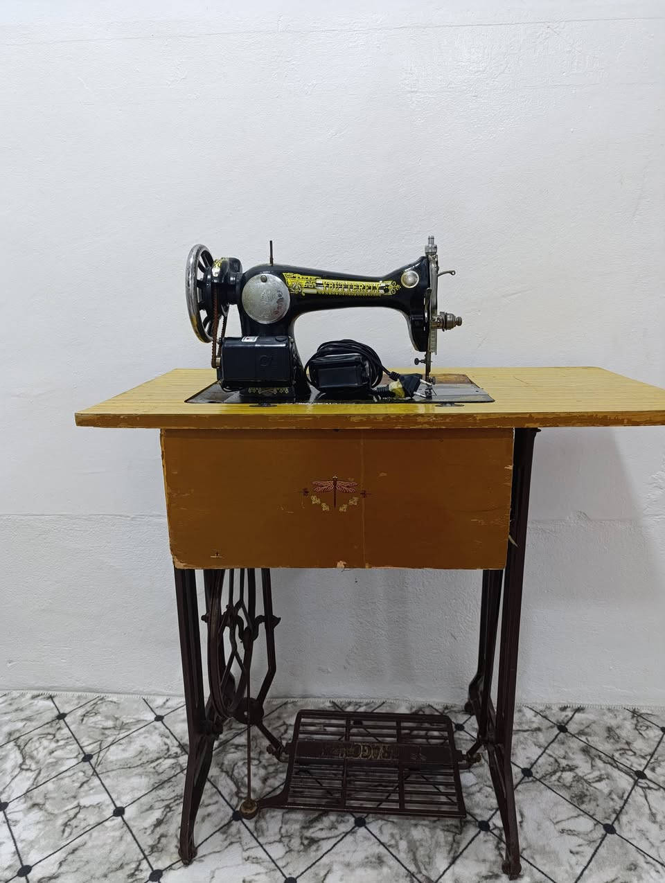 للبيع مكينه فراشه من قديمات بشرط شغل نظافه سعره 90 ويه توصيل


**إذا كنت صاحب هذا الإعلان وتريد حذفه لأي سبب، رجاءا أرسل رسالة إلى الدعم الفني**