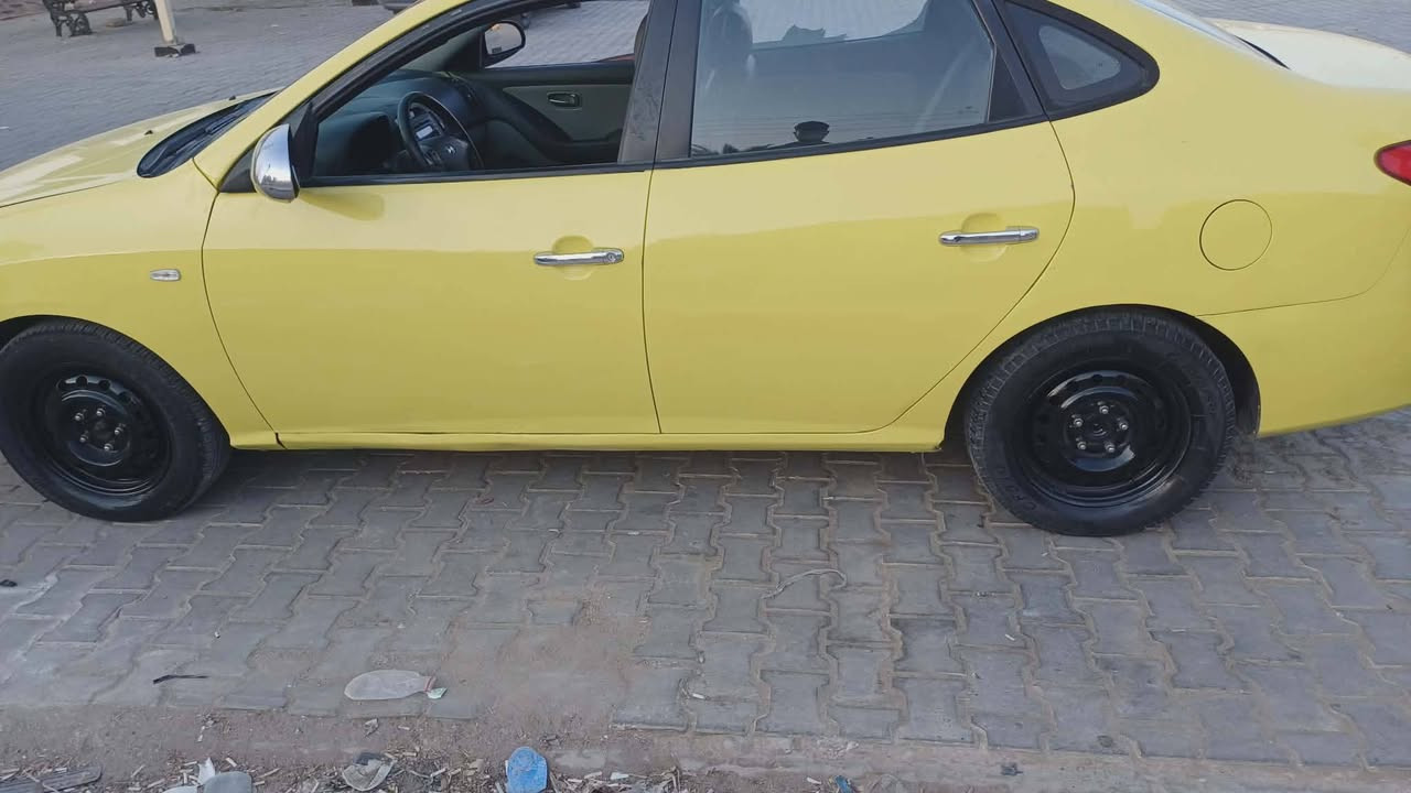 السلام عليكم سيارة للبيع
نواع النتره افانتي موديل 2010 دوات دوات بيه كصه جنطه 
السعره 43ورقه وبيه مجال وسياره موجود في واسط 
متومه طبق الأصل رقمه وسنويه بغداد ألماني وسنويه 2027
مكينه كير تخم تاير جديده وحديه كله شغل 
اني مكلف بالنشر نتصل على رقم موبايل ***********
