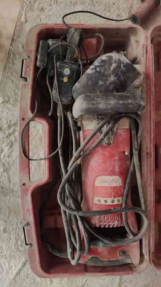 متوفر كوسره حفر حايط كامل ملحقات الكوسره تاخذها تشتغل بيها كبل مستخدمها مره الله شاهد 
مكاني كربلاء حي امن الداخلي  *********** #الجميع
السعر 150 او بيها مجال
