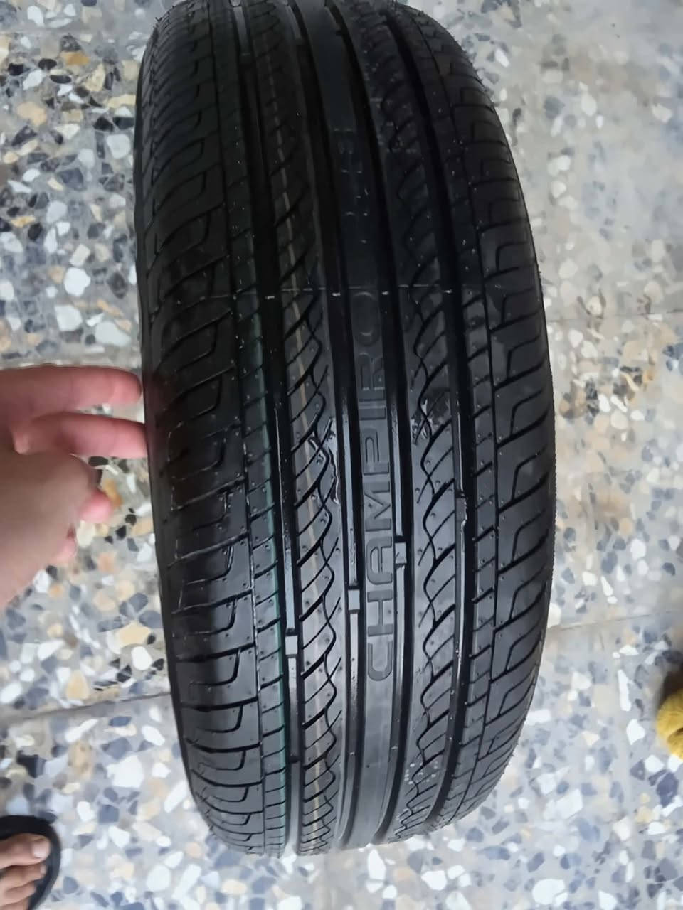 السلام عليكم شباب تاير 15هو ويل نظافته 100٪ مانازل للكاع حجم 15 ع195ع60 للبيع السعر 65 العنوان بغداد الحسينيه
***********
