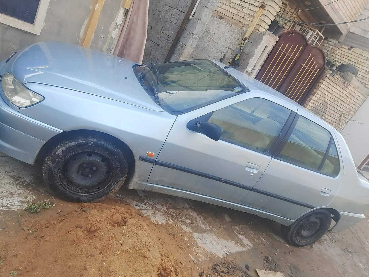 السلام عليكم بيجو 306. 2001  بيع او مراوس 
السياره مصبوغه (عااااام) اثر جراد وموجوده صور قبل الصبغ 
مكينه كير خير من الله 
تبريد ثلج 🥶 تدفئة نار 🔥
اشاير كهربائيات كلهه فول 
تخم تاير جديد 
باتري جديد 
دوشمه جديده كشنات كاعيات بطاين كلهه مدوشمه جديد 
رقم نكليزي بغداد. 
السعر 50 بيها مجال 
السياره بسمي تحويل مباشر 
مكاني بغداد الزعفرانيه 
‏‪0771 586 1208‬‏ موجود واتساب
