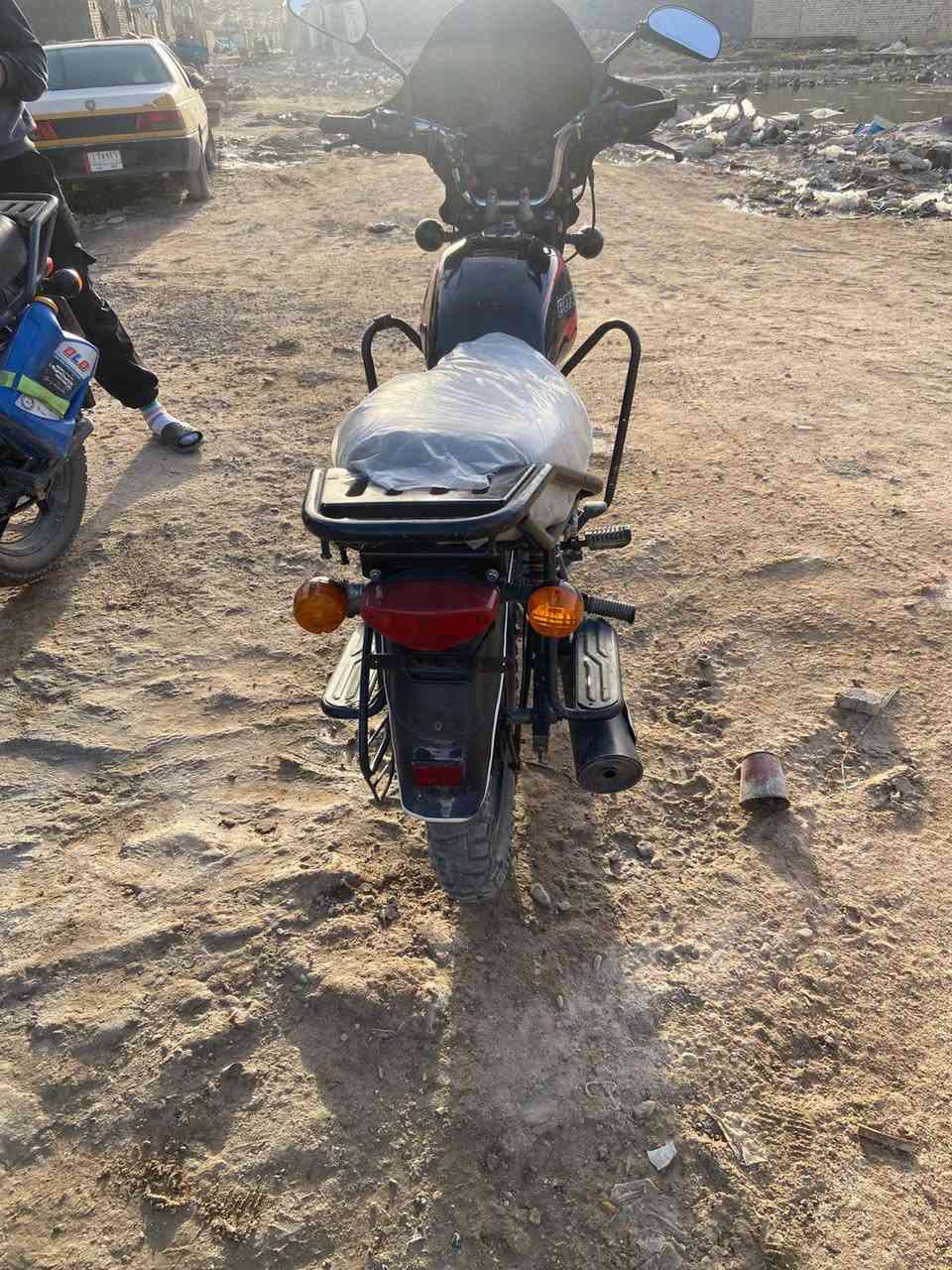 السلام عليكم بوكسر جبلي 23وراق سحب دراجه نضيفه مابيه اي نقص سعره مليون و100وبيه مجال التصال ***********
