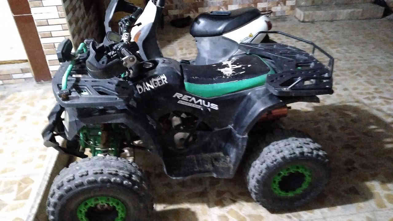 سلام عليكم دراجه رباعيه للبيع جديده اوراق كير اوتماتيك(3)نمر دراجه كامله شاشه كهربائيات شغاله نقص بس باتري وشراي يتصل وبل خدمه ***********المكان ميسان المجر الكبير سعر 800وبيها مجال لشراي
