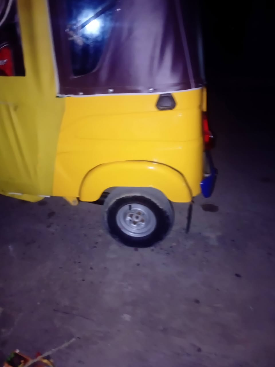 سلام عليكم تكتك البيع موديل واحد وعشرين
***********
