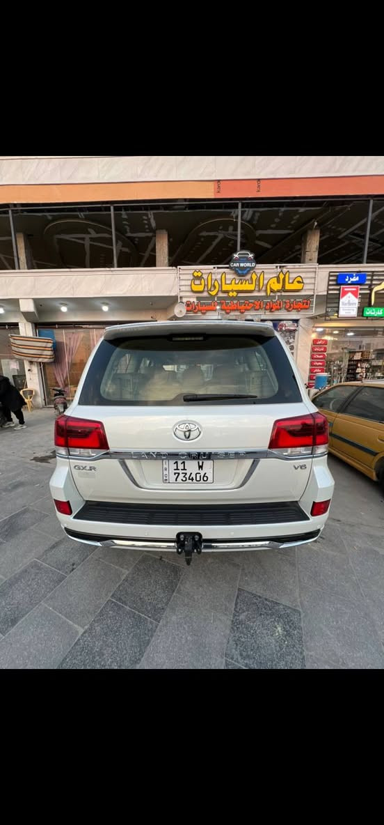 لاند كروز موديل 2018 رقم بغداد وبأسمي تحويل سكني ناصرية السعر 520 وبيه مجال بيها رصعه بسيطه او مراوس بموديل احدث***********
