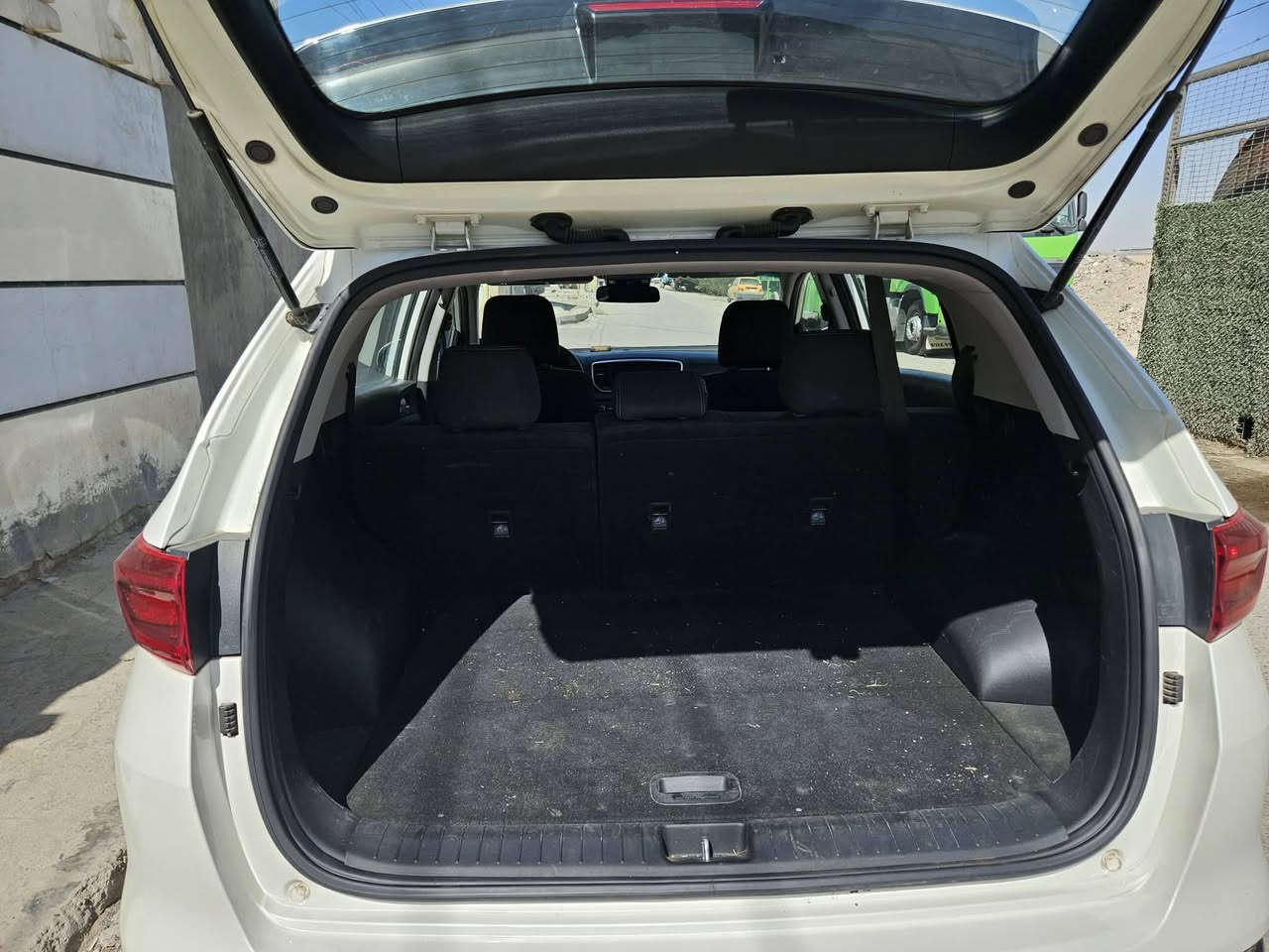 🚙 كيا سبورتج 2022 - وارد أمريكي (نظافة ومواصفات) 🚙
​السيارة بحالة ممتازة، موديل حديث، وجاهزة للاستخدام الفوري مع صيانة كاملة.
​تفاصيل البدي والحادث:
​الموديل: 2022.
​الحادث: تبديل جاملغ وبنيد (بلادي) + صبغ ربع باب السائق فقط.
​الحالة: السيارة مكفولة من ناحية الدواخل والشواصي.
​المواصفات الميكانيكية والخدمات:
​المحرك والكير: بحالة ممتازة (خير من الله).
​المسافة المقطوعة: 67 ألف (حقيقية).
​الإضافات: تخم تاير جديد + بطارية جديدة.
​الوضع القانوني والسعر:
​💰 السعر المطلوب: 🔥🔥 لمعرفة السعر الاتصال على الرقم او مراسله البيج 
📝 التحويل: السيارة باسمي، والتحويل مباشر ثاني يوم.
​للتواصل والاستفسار:
​📞 رقم الهاتف: ***********

#تابعني مراح تخسر شي يوميا انزلك سيارات جديد ومناسبه 🔥🚙🚗
