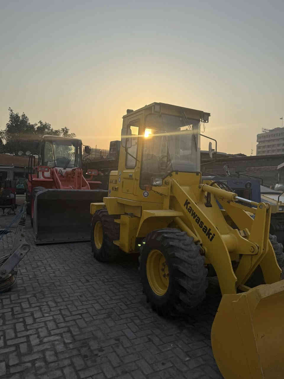 شفل كاوسكي ZV45
وارد يابان نضيف جداً
مشتغل 4700 ساعه
محرك. كمنز
بغداد شارع الضلال
***********
