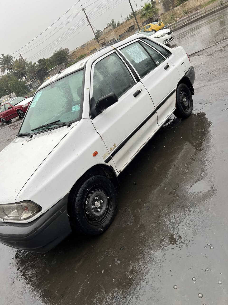 السلام عليكم سايبه بيضه للبيع موديل 2009سياره نضيفه للبيع خير من الله شواصيه مكفوله المكان حي الخضراء *********** السعر34. بيه مجال
