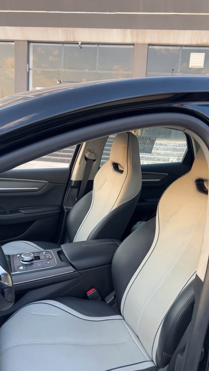 🚗 للبيع

بي واي دي — دستروير 2025 هايبرد

🌍

•   🛣️  المسافة المقطوعة    -9 الف كيلو متر

------------------------------------------------------------ 

💰 السعر: *********** 

✅ المواصفات :

✅ موديل 2025

✅ مرقم كامل

✅ Plug-in Hybrid بلكن هايبرد

✅ محرك 1500 CC اقتصادي وعصري

✅ تفويلة واحدة تمشي لحد 1200 كم

✅ على الكهرباء تمشي 55 كم ⚡

✅ صرفية ممتازة جداً داخل المدينة والسفر

✔️ شاشة معلومات كبيرة حديثة

✔️ تشغيل بصمة ودخول ذكي

✔️ كاميرا خلفية + حساسات

✔️ مثبت سرعة

✔️ شاشة ديجيتال للعدادات

✔️ نظام توفير طاقة ذكي

✔️ أوضاع قيادة متعددة

✔️ مقاعد مريحة بتصميم حديث

✔️ تكييف أوتوماتيك

✔️ منافذ USB وشحن سريع

✔️ نظام أمان وثبات إلكتروني

✔️ ABS + Airbags

✔️ إنارة LED حديثة

✔️ جنوط رياضية

✔️ رحابة داخلية وصندوق واسع

✔️ عزل ممتاز وقيادة هادئة جداً

#للبيع #سيارات_للبيع #سيارات
