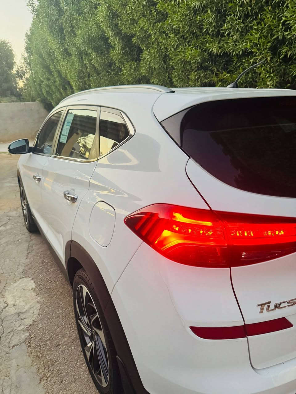 سلام عليكم.
توسان 19 

سياره كفالة عامه من صبغ وتبديل ✅

سياره بصمه ✅
فول تحكمات سترين ✅
كرسي كهرباء ✅
اوتو جام✅
مثبت سرعه ✅ 
ماشيه 96الف سياره فول احلى من صور مكان سياره واسط 
***********
