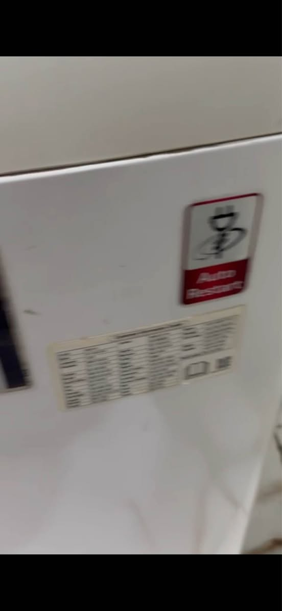 غساله LG فول اوتوماتيك مستعمله كلش قليل 
ماداخله تصليح 
ومابيها اي عطل 
سعر البيع 250
للأستفسار *********** عمارة, ميسان
