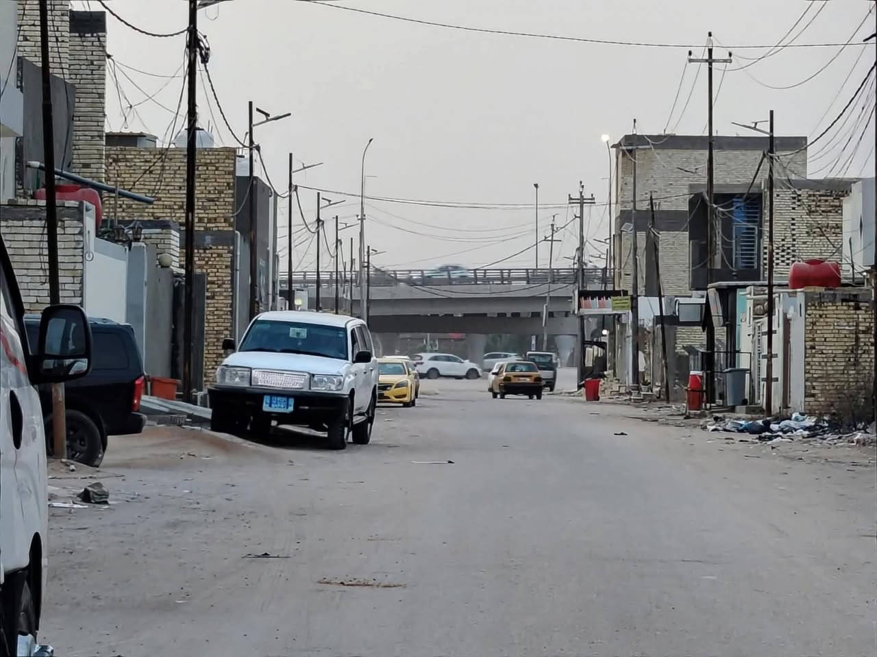 دار مقابل ملحق قرية الغدير الاوله السكني 
في محافظة النجف الأشرف 🏘️
في العراق 🇮🇶

مساحة 200متر طابقين
البيت متكون من 5غرف نوم وصاله 2وستقبال ومطبخ وصيحات خارجيه وداخليه
 
موقع مميز وشغل حديث تصاميم حديثه

للسعر  145 معه المجال
 

تواصل مع المكتب اتصل وتدلل
***********

موقعنا 📍مجاور قريه الغدير عمود 303 #مكتب_الزهور
يوجد لدينا مساحات مختلفه واسعار مختلفه اتصل ❤️❤️
