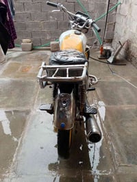 دراجه ايراني نضيفه جدا الرقم الموبايل 07721961861