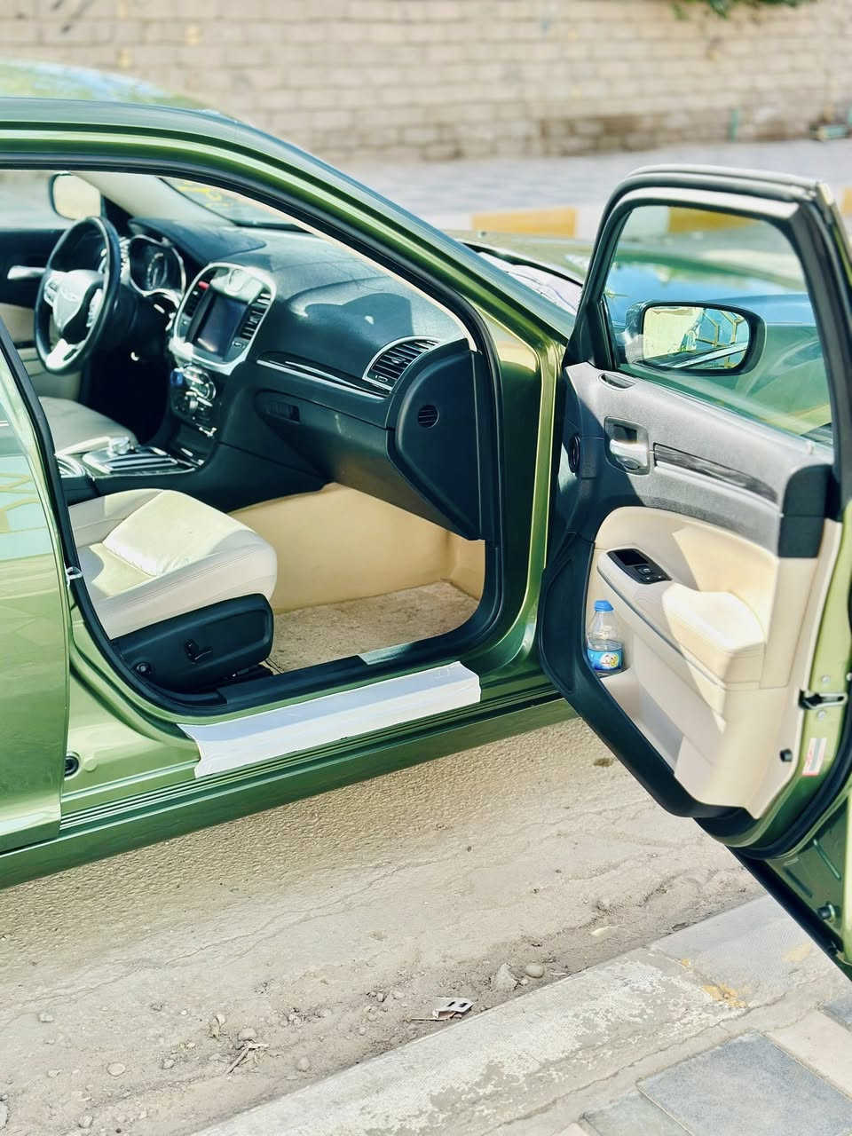 السلام عليكم
اوباما 2018 اصــل
لـون ممـيز زيتونـي 🫒
ويل مكسيكي داخل ابيض اصلي السيارة كلش جديده اي نقص مابيه ويل وتاير وحدادية 
حـادث جاملغ مبدل بدون اربـاك
وصبغ بنيد  فقط الباقي كفالة من الصبغ والضربه والبارد
السيارة دخول جديد بكتاب ظباط 🫡 
صور الحادث واتساب 
السـعر ب 255$ بيها مجال
***********
