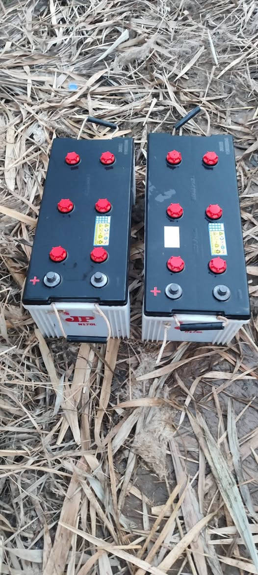 يوجد باتريات  للبيع نظيف السعر ٢٢٥  الاتصال على الرقم ***********
