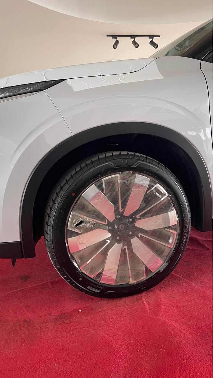 مسيوبوشي اوتلاندر 2026

ضمان 3 سنوات او 100000km

محرك السيارة:4 سلندر 2.5 المحرك4WD

مواصفات السيارة:كشنات كهرباء-4 جامات كهرباء- شاشات داخلية - ويلكب كروم قياس 20 -8 ايرباك-8 سماعات - تحكمات وضعية القيادة- مراية تعتيم- بك لايت LED - انارات داخلية-تبريد خلفي - داخل ابيض - 7 راكب - حاسات امامي خلفي 

العنوان:سليمانية- ترمنال الجديد- وراء شركة شيري - شركة رقم 16

للتواصل معنا مع قسم 
***********
سعر : ٢٦٣ وەرەقە السليمانية, العراق
