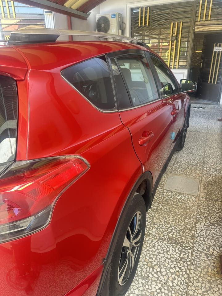 السلام عليكم
راف فور موديل ٢٠١٦ 
رقم بغداد باسمي 
بيها قطعتين بامريكا وهنا ٣ 
ماشية ٨٤ 
السعر ١٣٠ 
مكانها بغداد اليوسفية 
***********
