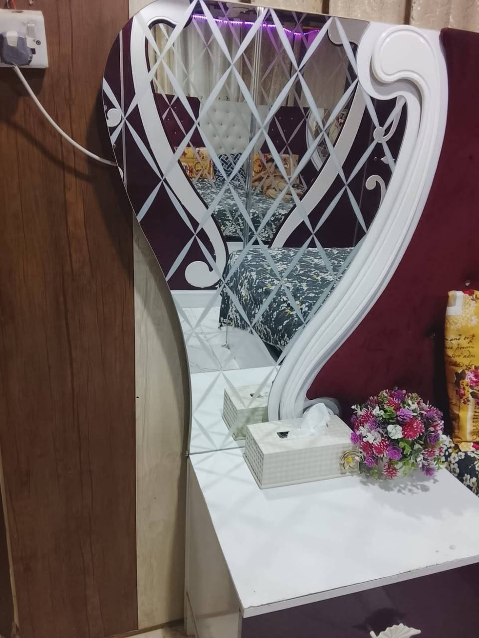 غرفة نوم تركي درجه اولى تسع قطع للبيع ماخذها مليونين ونص سعرها 750 مع المندر وبيها مجال قليل حگ الجيه مكاني البصره ***********
