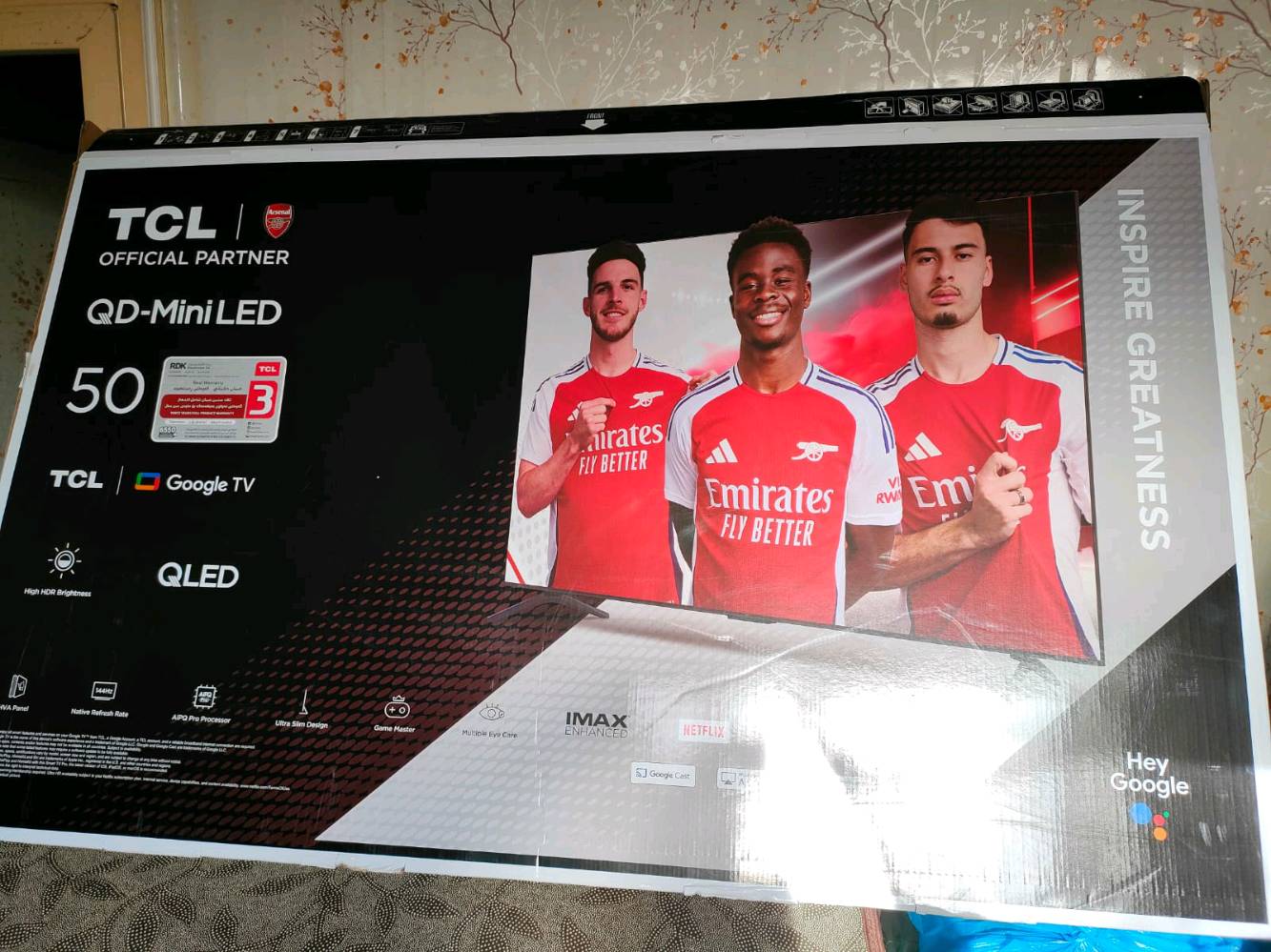 شاشة tcl c6k منلد حجم 50 ا استخدام اسبوع فقط  مع كافة ملحقاته للبيع السعر 600 مجال كلش بسيط علما سعر الجديدة ب675 عنواني بغداد اي استفسار عالرقم ***********