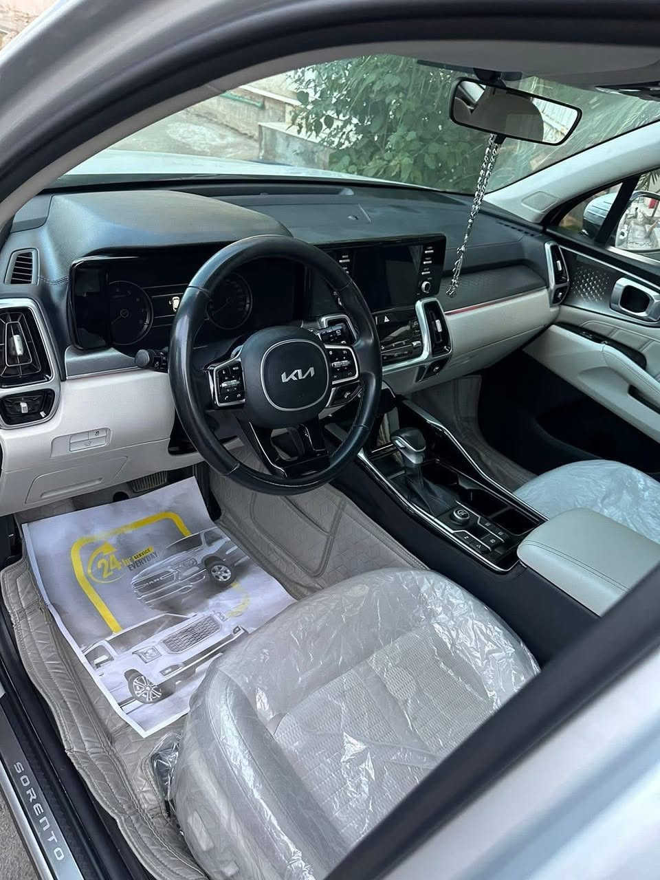 السلام عليكم سورنتو موديل 23 خليجيه مكفوله كفاله عامه السياره جديده بمعنى الكلمه فول مواصفات مكينه 2500 اربعه سلندر ما يحتاج اذكر المواصفات معروفه سياره رقمها اربيل باسمي سعر السياره 248 وبها مجال


**إذا كنت صاحب هذا الإعلان وتريد حذفه لأي سبب، رجاءا أرسل رسالة إلى الدعم الفني**