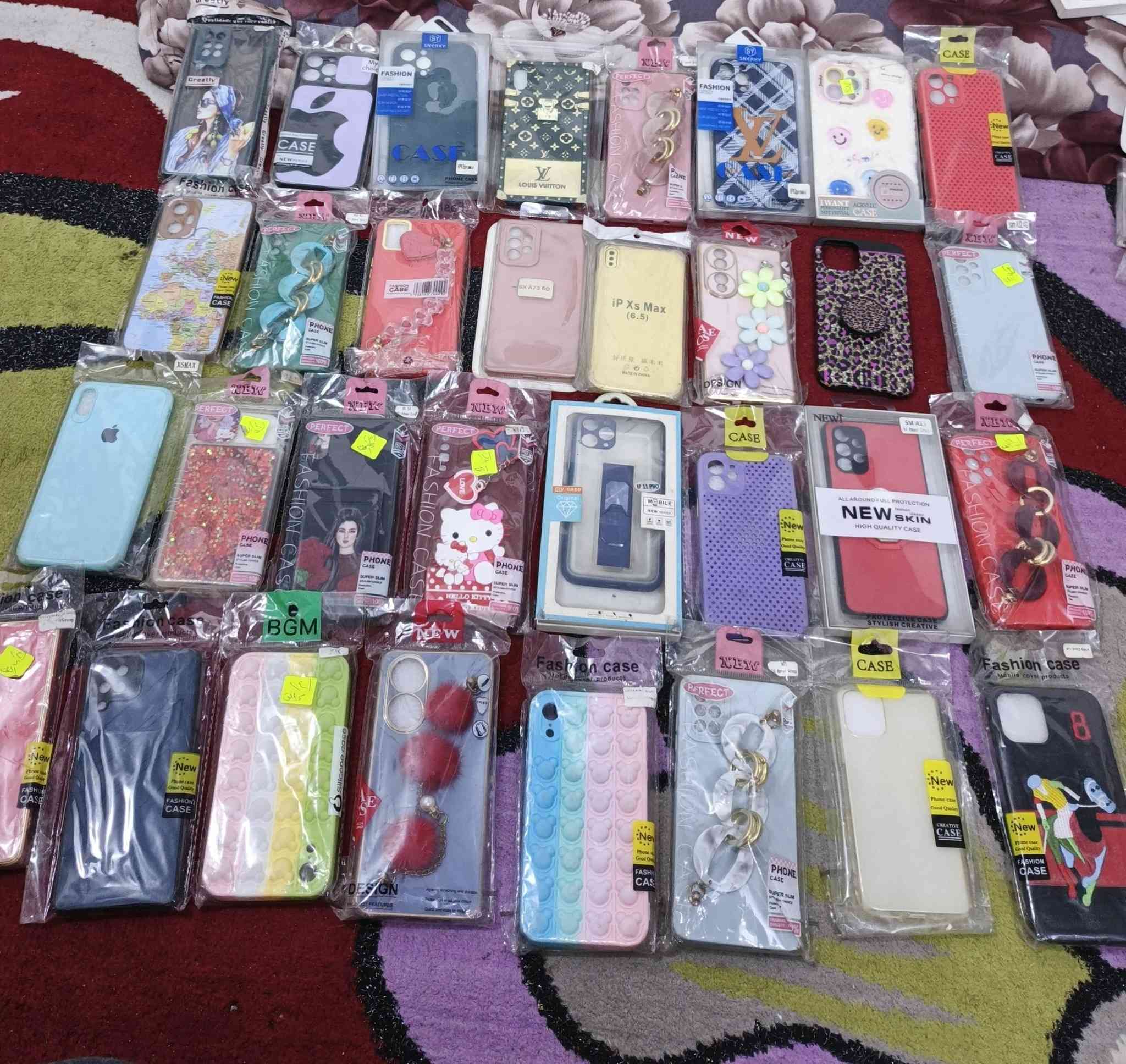 كفرات كافه أنواع الآيفون كافه انوعه العادي بلاص الجديد إلى ١١,١٢,13,14,15, كلهن موجودات رجالي شبابي نسائي بناتي بسعر تفليش والله ألف جوه سعر جمله عنواني زعفرانيه شارع معهد رقم الهاتف ***********, يريد يشتري دزلي خاص ودزله نموذج وبخدمتكم،
