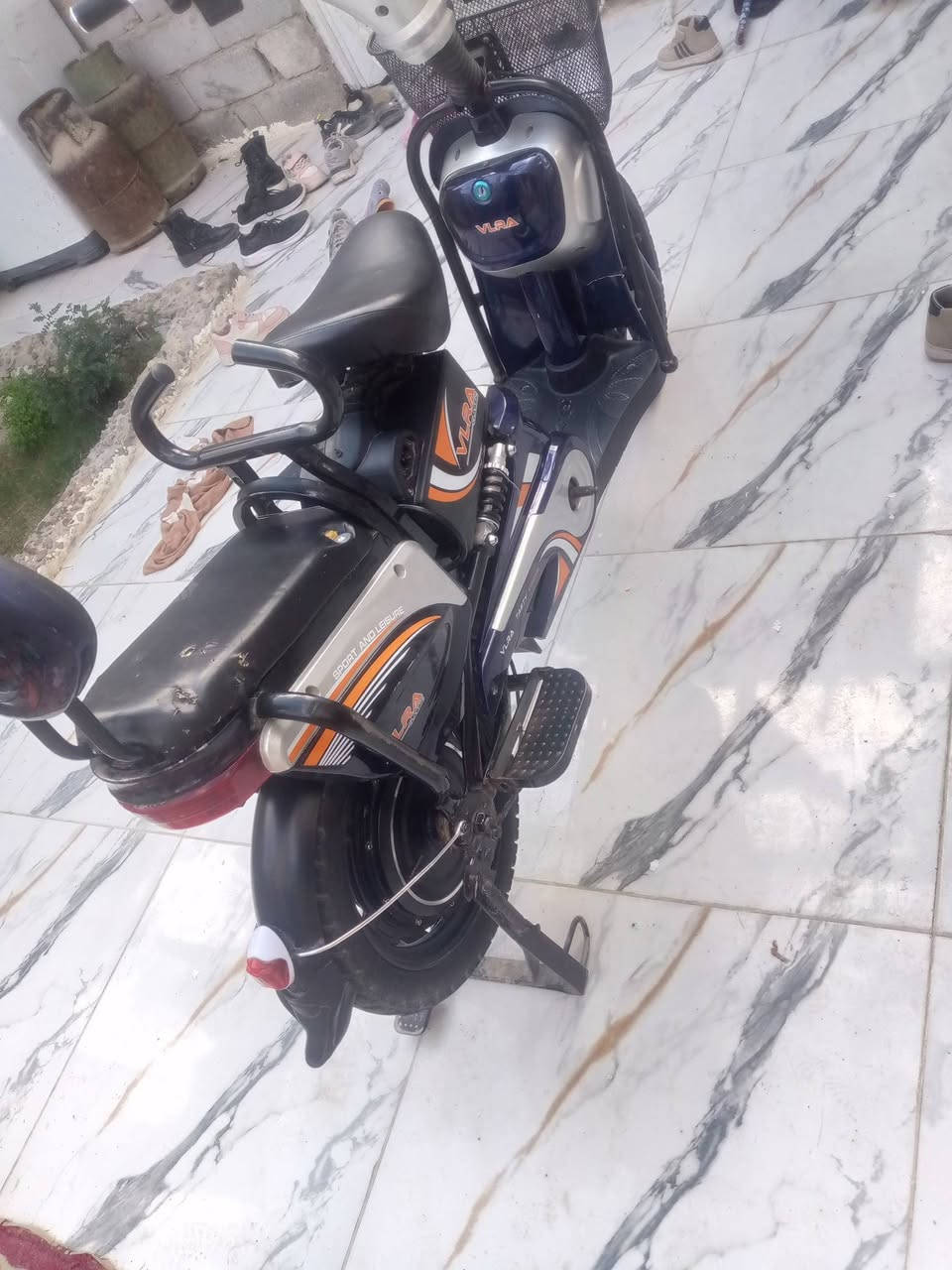 سلام عليكم دراجة شحن خت جديدة كلشي بيهة شغال على فحص بطاريات جدد البيع شرط بلادية  250 الف وبيهة مجال مكاني بل نجف


**إذا كنت صاحب هذا الإعلان وتريد حذفه لأي سبب، رجاءا أرسل رسالة إلى الدعم الفني**