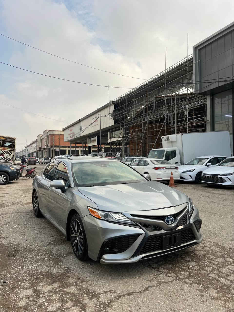 تيوتا كامري 2024 XLE 
مواصفات XLE 
بصمه 
شاشه كبير 
داتاشو 
بريك بصمه 
بابين بصمه 
فتحه 
هايبرد 
و بعد مواصفات هوايه 
سياره بدون صبغ بدون دواخل بدون ارباك فقط بي شبر بنيد تعديل بارد 
مكان سياره اربيل شارع ١٠٠ م مدينه معارض 
رقم موبايل *********** واتساب اكر, نينوى
