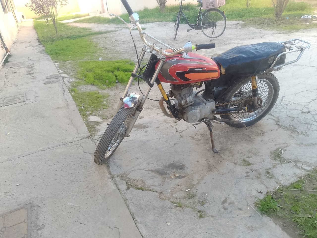 السلام عليكم عندي هاذه الموطور للبيع شغال شرط اريدو /125/***********/
