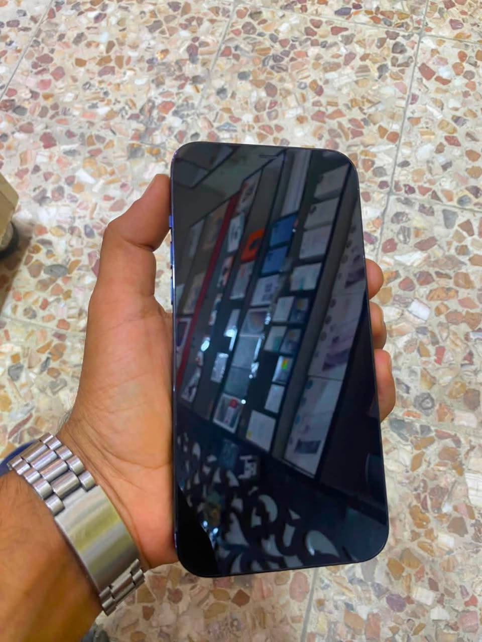 السلام عليكم ايفون 12 برو ماكس لبيع جهاز نضيف شوفت عينك جهاز
بطاريه 85%
ذاكره 256
شاشه بلاديه 
بس فيس إيدي واكف 
مكاني البصره ابو الخصيب سعره 450 بي مجال
رقم ***********
