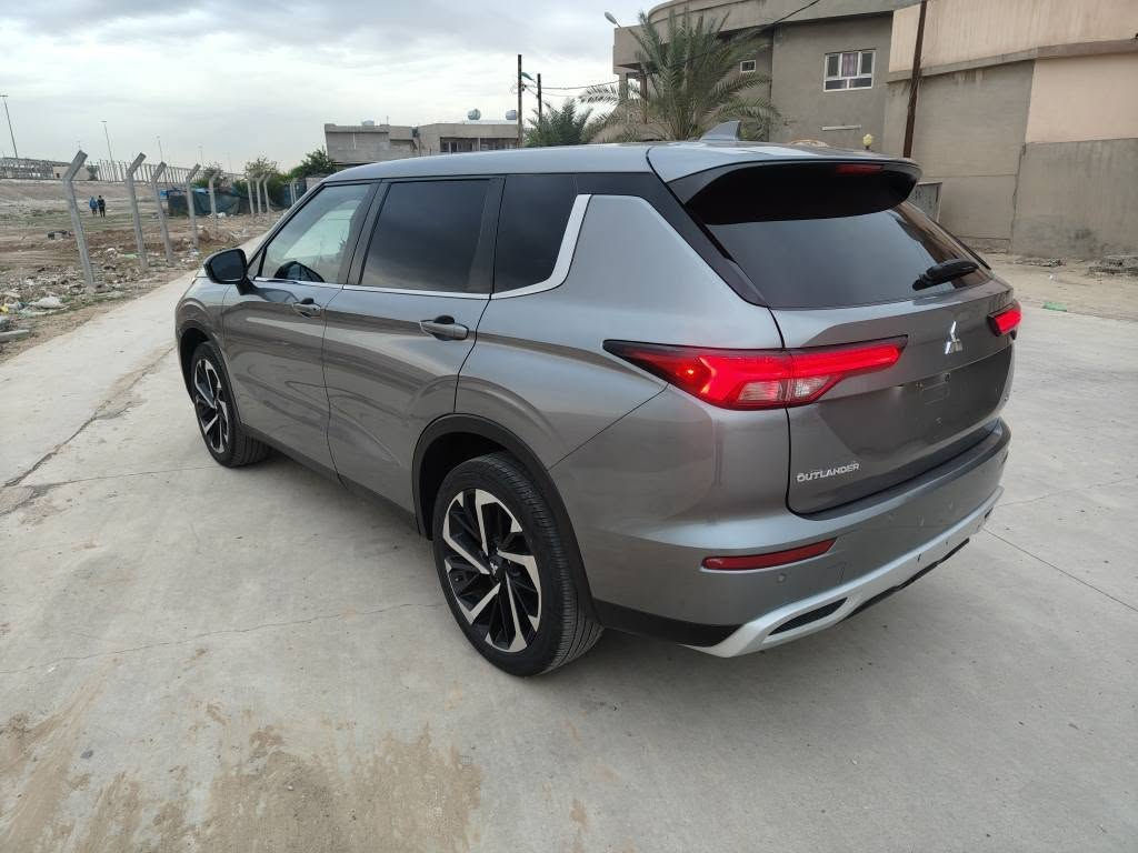 2023 Mitsubishi Outlander SE
متسيوبيشي وتلاندر 2023
سعر 177 بلاش 🔥🔥🔥
مواصفات SE
5 كاميرات ..... كوشن كرباء و جلد وتدفئه ......انضمه قادمه
.......وتو هولد........ تحكم ستيرن جهتين......رادارات......
حساس......شاشه ابيات...... تبريد قطعتين........صندوق شفط كهرباء.......مرايه شفط كهرباء و رادار ........لايت زنون......ليد نهاري......نقطه عمياء......بصمه تشغيل بصمه ابواب......
محرك 4 سلندر حجم 2500
السياره ماشيه 29 الف

حادث سيارة ربع بونيد و ربع جاملغ بدون دواخل 
ارباك فقط ستيرن طاك راجع بلادي شركه 
دزلي رسالة واتساب ادزلك صور حادث 
السياره كاتي بدون رقم يترقم سليماني اربيل دهوك شرط ترقيم 
مكان سياره كركوك 
للاتصال *********** كركوك, العراق
