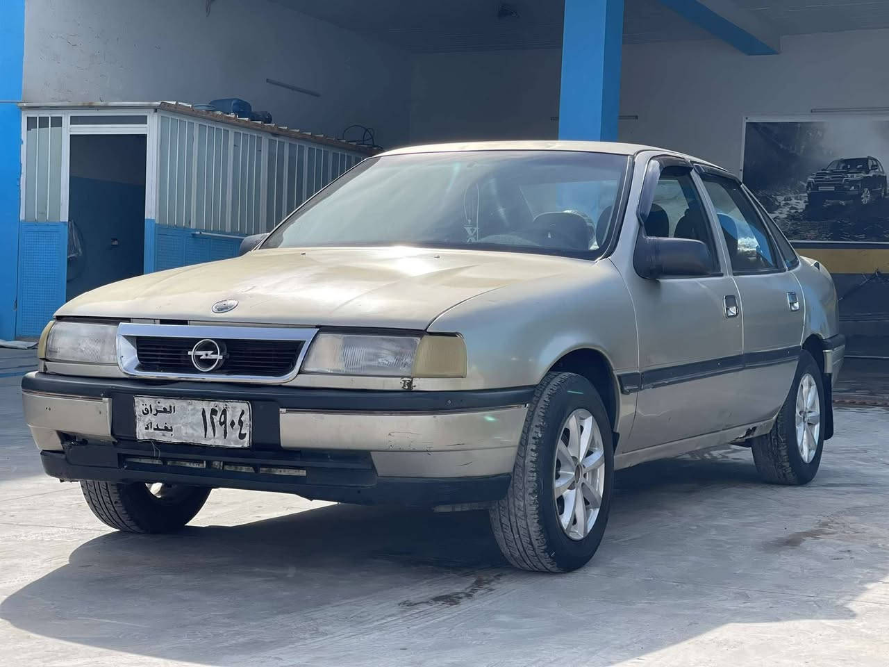 اوبل ڤیکترا مودیل ١٩٩١ مەکینە ٢٠ 
گێڕ عادی
 ئاڕم پلاستیک سلیمانی 
ماشااللە نمونەی جوانی
 گێڕ و  مەکینەو کارەبای  بەشەرت 
٤ تایەی لۆک 
بێ داعموو لێدراو 
نرخ پەیوەندی بکە ... ***********
