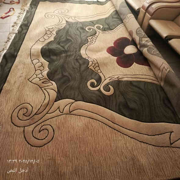 السلام عليكم زوالي للبيع ثنين قياس 5/4 و وحده قياس 4/4 السعر 150وبيه مجال مكاني الحبانيه الاسبانيه
