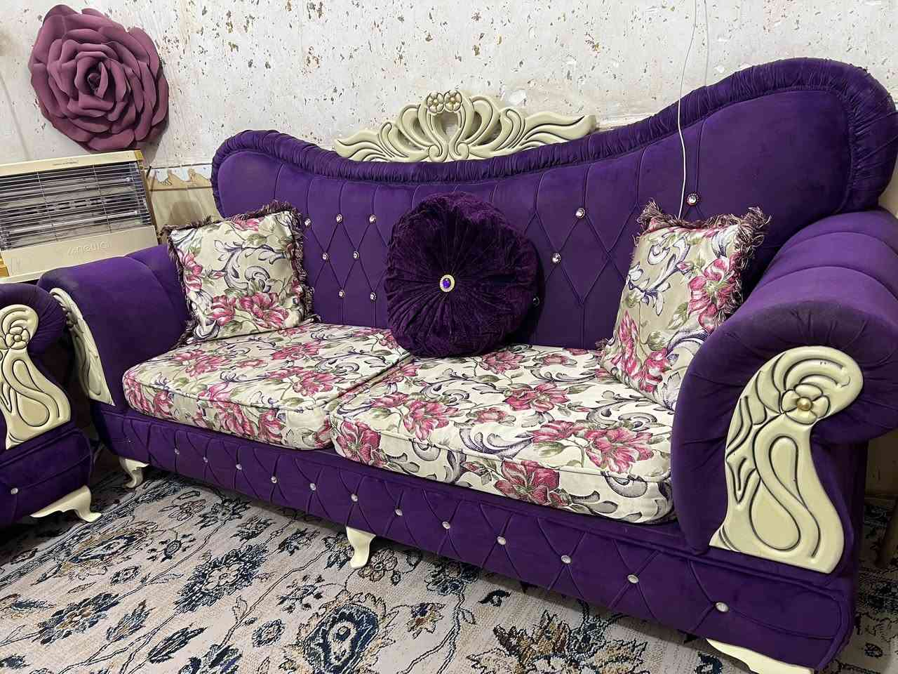 تخم إسفنج مميز الخشب زان اصلي العنوان ناصريه مركز السعر ٥٥٠ الف *********** التخم مكون من خمس قطع
