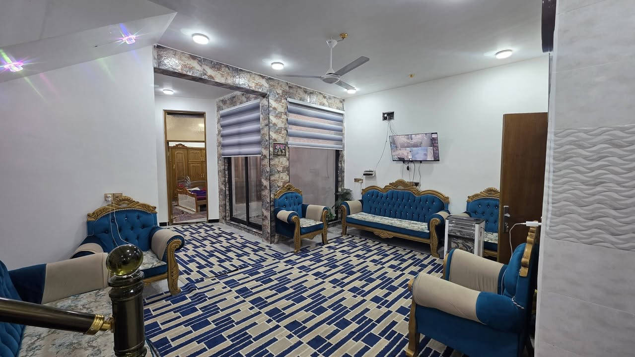 بيت للبيع طابو زراعي سند ٢٥ كوت حي الحكيم قرب الكورنيش يبعد ١٠٠م التفاصيل المساحة ١٥٠ م مربع البناء طابوق يحتوي غرفتين نوم وصالة ومطبخ واستقبال السعر ٦٣ مليون وبي مجال للاستفسار مراجعة دلالية احمد السعيدي قرب حسينية بيت خليفه للاتصال *********** أو ***********
