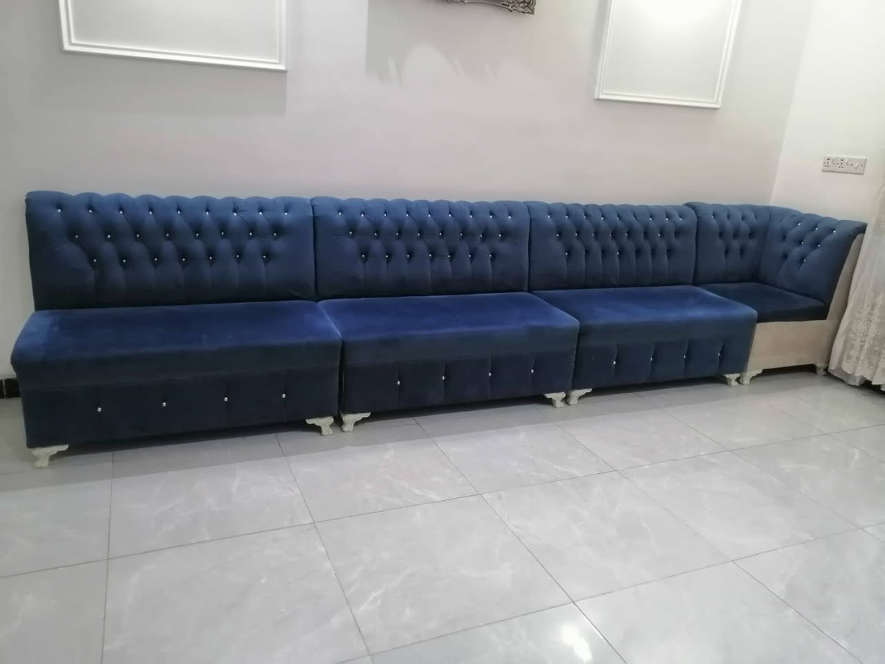 تخم ١١مقعد نضيف للبيع السعر ٣٥٠ وبي مجال العنوان بغداد الغزاليه الشراي يتصل ع رقم
***********
ممتواجدين ع فيس

