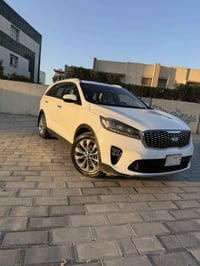 سورنتو ٢٠٢٠ • ٦ سلندر • ممشى ١١٣٠٠٠ كم