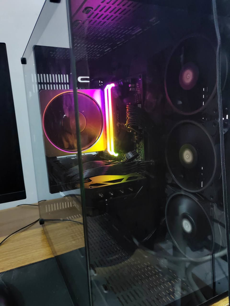 السلام عليكم PC للبيع
ركز بل مواصفات زين
  كرت الشاشة  ASUS DUAL RX 7800 XT
16GB
المعالج  AMD R5 5500 TRY
المذر بورد    GIGABYTE AORUS ELITE B550M
الرامات RAM: corser 16x2 (32G) 3200 DDR4
هارد SSD:M.2 lexar 2TB
البور سبلاي   PSU FSP HYDRO G 1000W GOLD FULLY
COOLERMASTER APEX 612 المبرد هوائي
الكيس    CASE COOLMAN
مع شاشة Aoc 2K حجم 27 180 هرتز
-------------------------
السعر 1650 الف 
كل كراتين القطع موجودة


**إذا كنت صاحب هذا الإعلان وتريد حذفه لأي سبب، رجاءا أرسل رسالة إلى الدعم الفني**