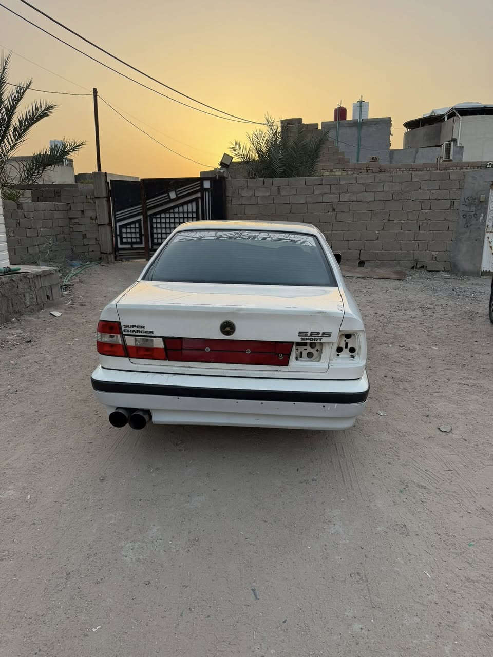 بي ام للبيع مديل ٩٠مسكر فانوس يرادلها ترتيب مكان البصره سعرها ٤٥ ***********
